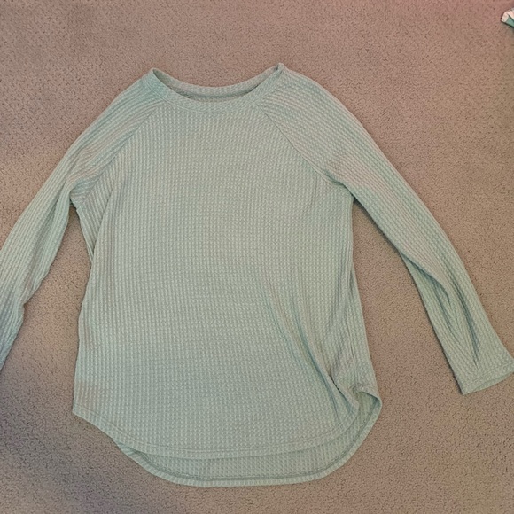 American Eagle Tops Bundle - Picture 4 of 6